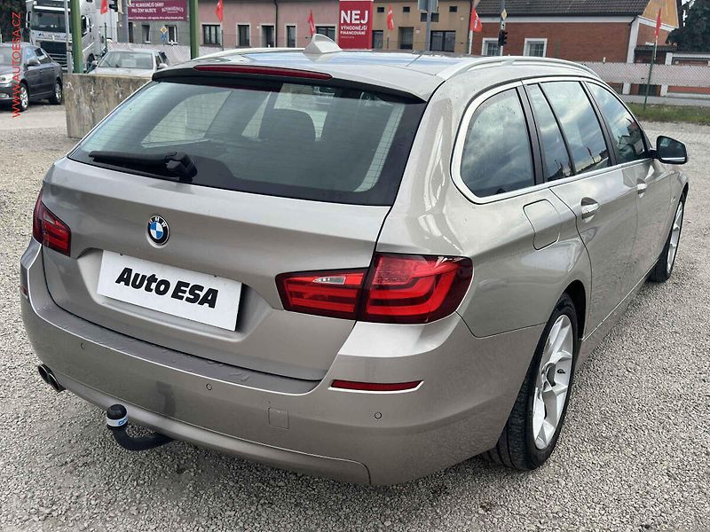 BMW Řada 5 (2013) 2.0 D, AT - fotka 4 z 25