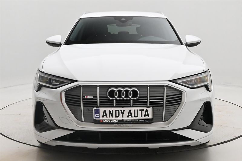 Audi e-tron 55 300 kW QUATTRO S-LINE Záruk - fotka 2 z 31