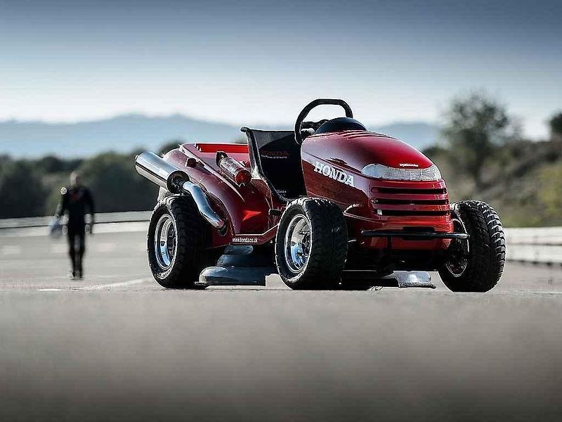 Honda Mean Mower je nejrychlejší sekačka na světě.