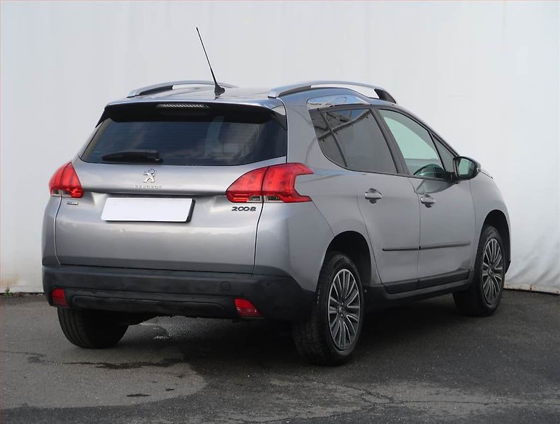 Peugeot 2008 (2016) 1.2 PureTech, Serv.kniha - fotka 5 z 20