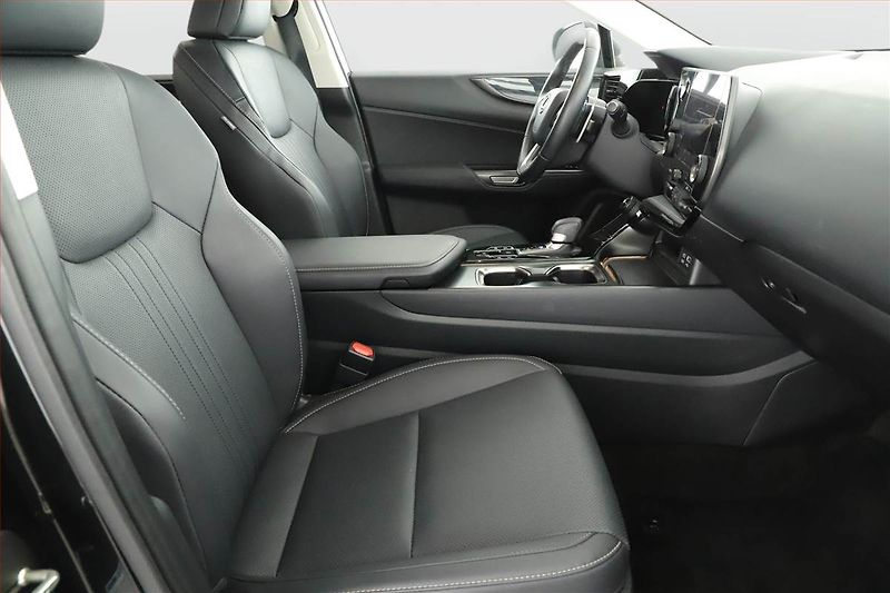 Lexus NX 200t (2023) 450h+ - fotka 7 z 21