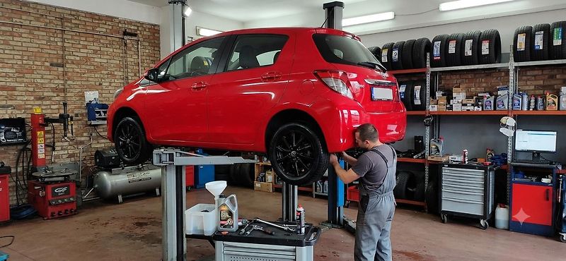 Toyota Yaris 1.0 VVT-i 51 kw - fotka 27 z 33