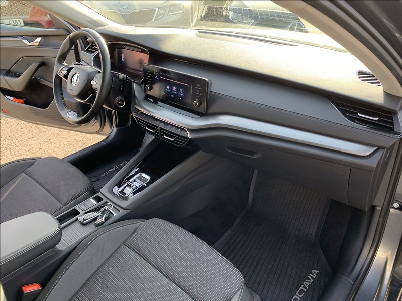 Škoda Octavia 1,0 TSI DSG AMB.,1.MAJITEL,ČR, - fotka 11 z 21