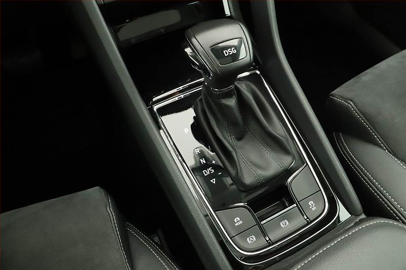 Škoda Karoq (2018) 1.5 TSI, Automat, Kůže - fotka 13 z 19