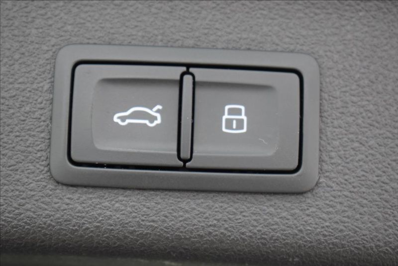 Audi A6 2,0 TDi, ČR,QUATTRO,záruka, - fotka 13 z 37