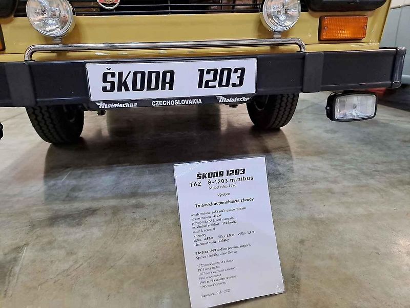 Unikátní historické vozy i náhradní díly. Na brněnském výstavišti se v sobotu konala VeteránTechna.
