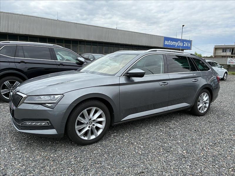 Škoda Superb 2,0 STYLE,PANORAMA,TAŽNÉ,LED - fotka 2 z 36
