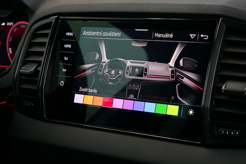 Škoda Karoq 2.0TSI 140kW DSG 4x4 Sportline - fotka 35 z 43