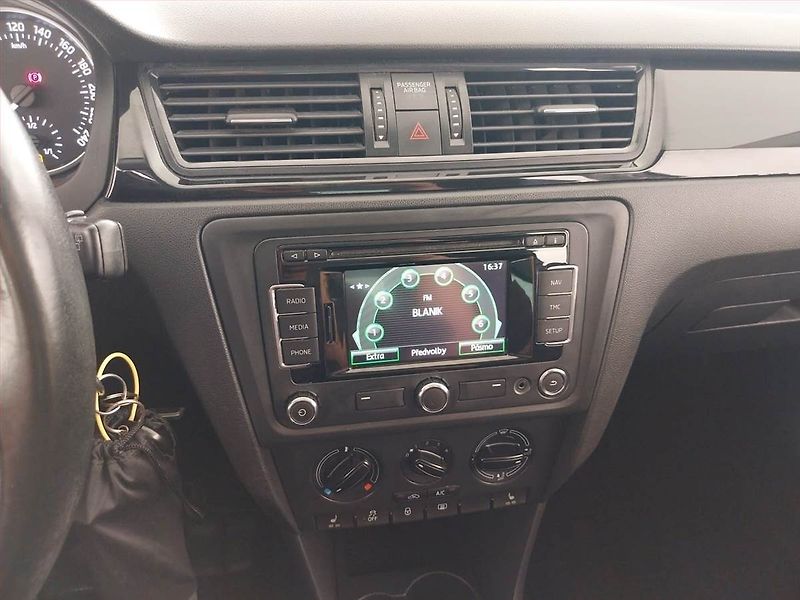 Škoda Rapid (2015) Spaceback 1.2 TSI, Serv.kniha - fotka 12 z 18