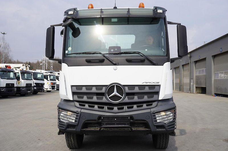 Mercedes-Benz (2018) Arocs 2633 flatbed truck/Crane - fotka 10 z 24