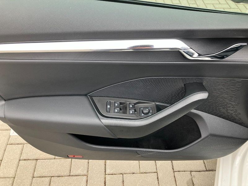 Škoda Octavia (2023) 2.0TDI STYLE EL.TAŽNÉ,2023,ČR - fotka 23 z 34