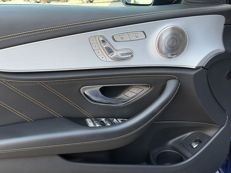 Mercedes-Benz Třídy E 63 S AMG - fotka 19 z 47