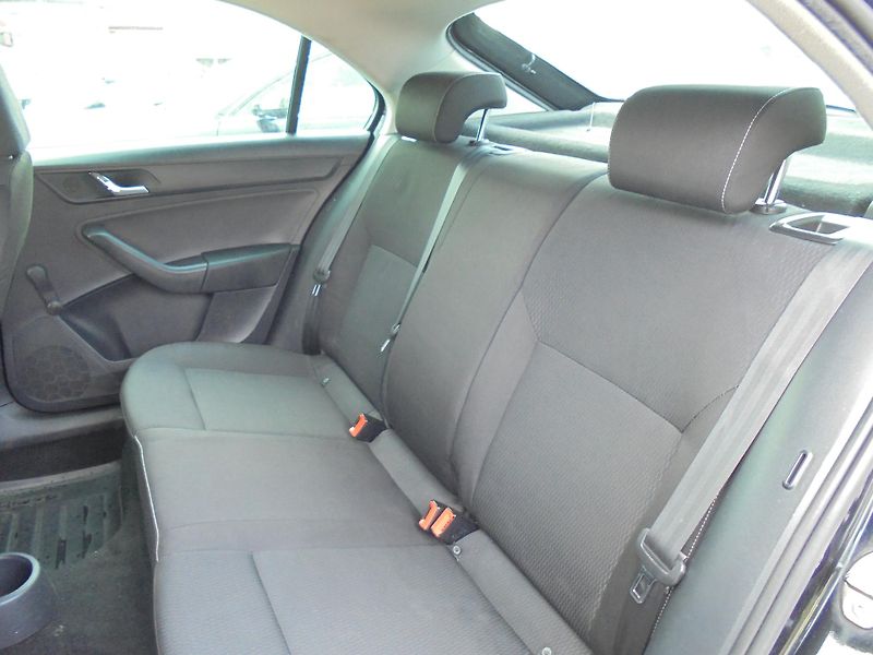 Škoda Rapid (2013) 1.2 TSI-DIGIKLIMA-ČR-1.MAJITEL - fotka 11 z 11