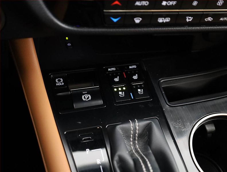 Lexus RX 400h (2022) 300 - fotka 18 z 21