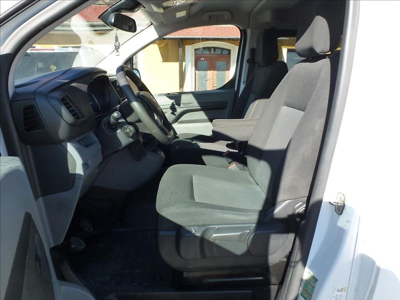 Citroën SpaceTourer 1,5 BHDI L2 Long 8míst TZ klim - fotka 18 z 49