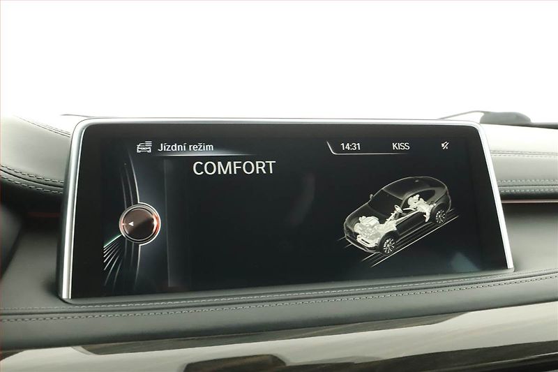 BMW X6 (2016) xDrive40d - fotka 14 z 20