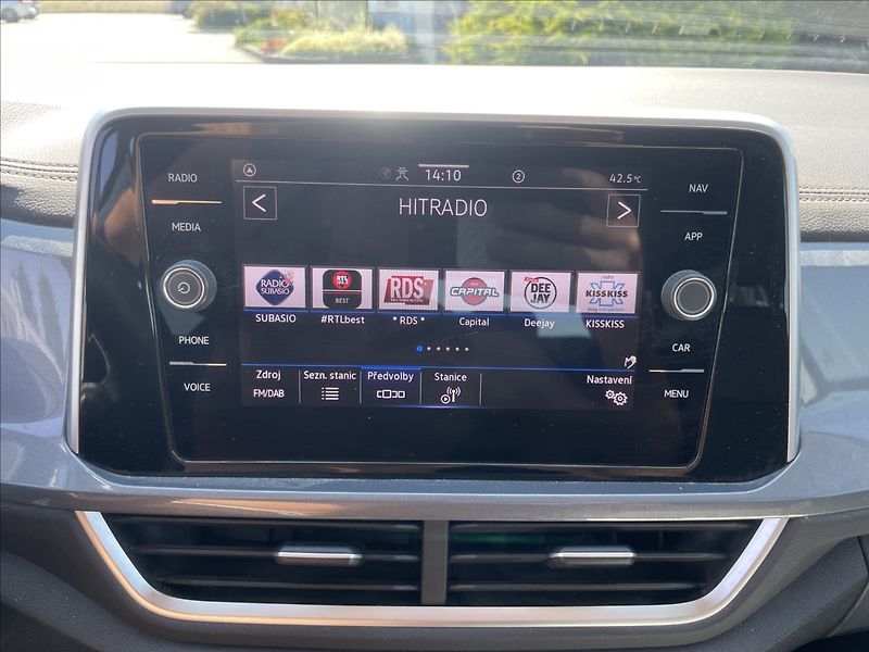 Volkswagen T-Roc 2,0 TDi 110kw DSG Style LED Ra - fotka 20 z 37