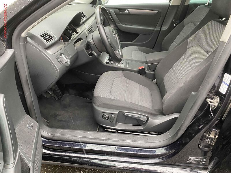 Volkswagen Passat (2011) 2.0TDi, Comfortline, TZ, - fotka 9 z 18