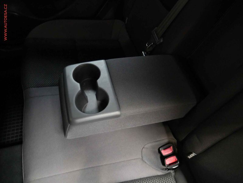 Hyundai i30 (2011) 1.4 i, ČR, AC, tažné - fotka 20 z 20