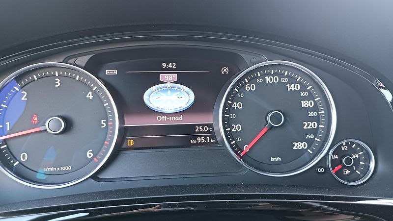 Volkswagen Touareg 3,0TDi 176kW Nové v ČR - fotka 26 z 44