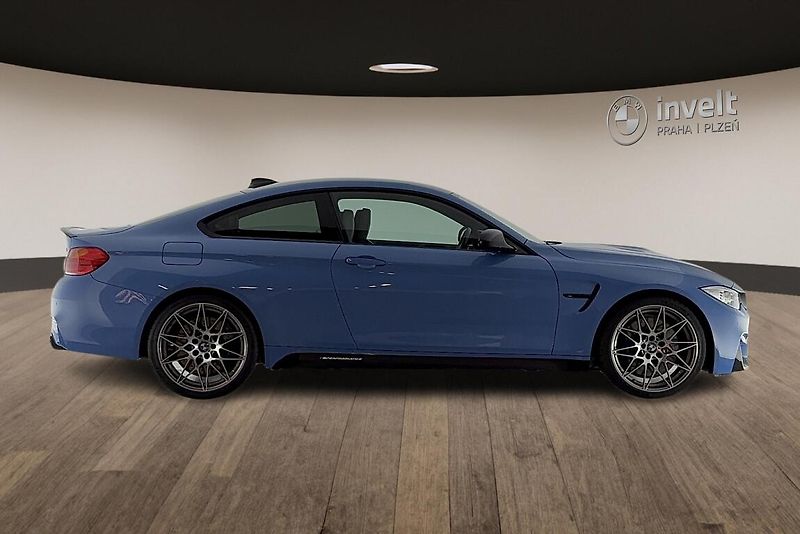 BMW M4 Competition paket - fotka 2 z 39