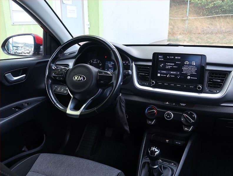 Kia Stonic (2021) 1.2 DPI, Serv.kniha - fotka 7 z 16
