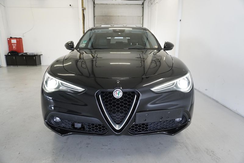 Alfa Romeo Stelvio (2018) STELVIO 2.2D Q4 AUTOMAT - fotka 2 z 35