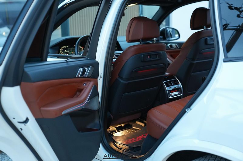 BMW X5 (2023) X5 xDrive40d M Sport Bowers - fotka 19 z 31