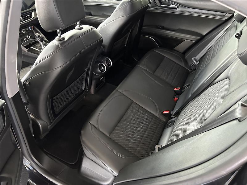 Alfa Romeo Stelvio 2,2   JTD 132kW,AUTOMAT,SERVIS - fotka 26 z 30