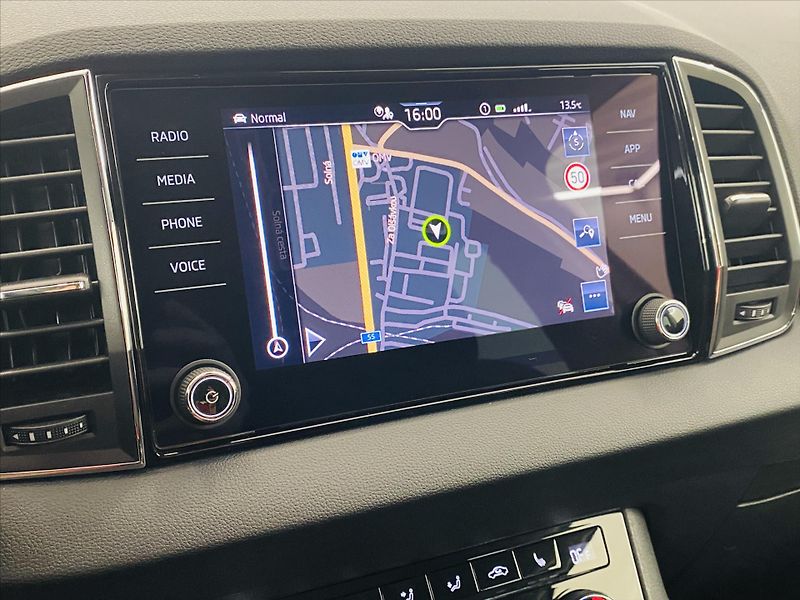 Škoda Karoq 1,5 TSI 110kW Top Selection - fotka 12 z 27