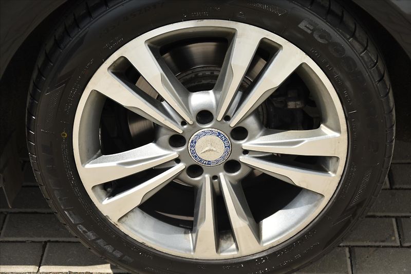 Mercedes-Benz Třídy E 220 CDI COUPE LED ČR - fotka 9 z 24
