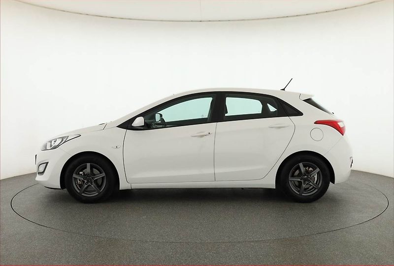 Hyundai i30 (2014) Trikolor 1.4 CVVT, Serv.kniha - fotka 3 z 15
