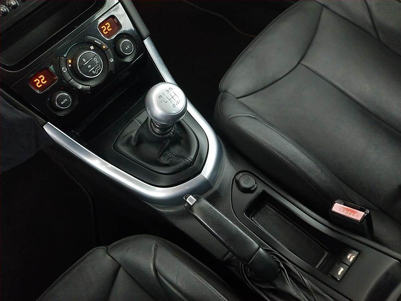 Peugeot 308 (2010) 2.0 HDI, Tempomat - fotka 13 z 16