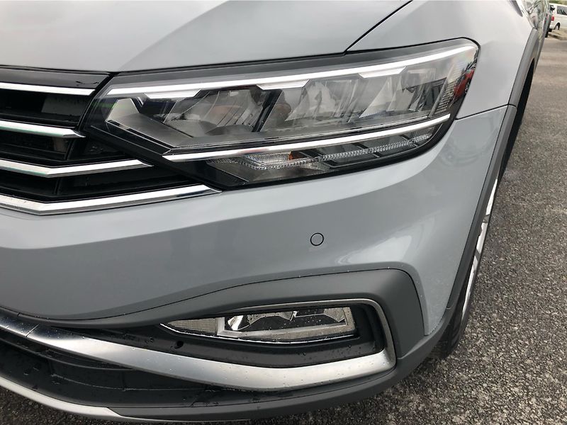 Volkswagen Passat Variant 2.0 TDi DSG 7st. 4Moti - fotka 24 z 29