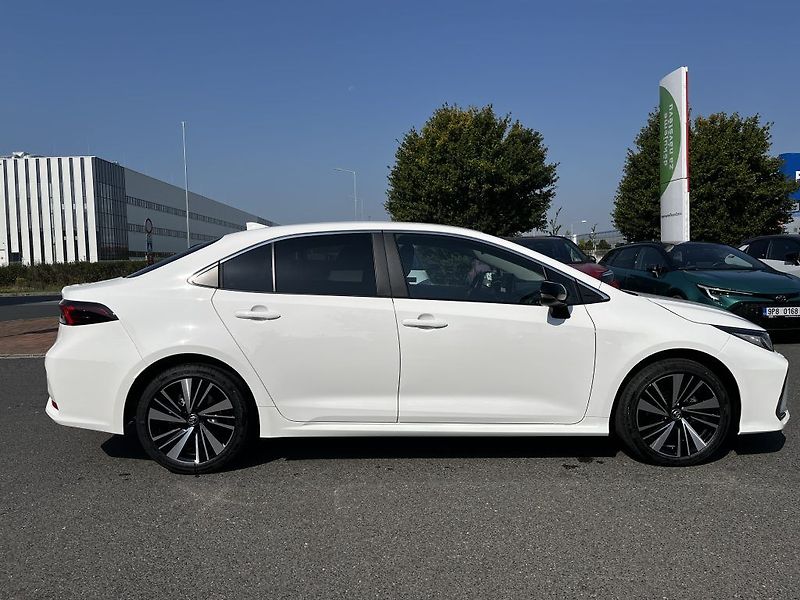 Toyota Corolla SD 1.8 Hybrid ODBĚR ihned - fotka 3 z 33