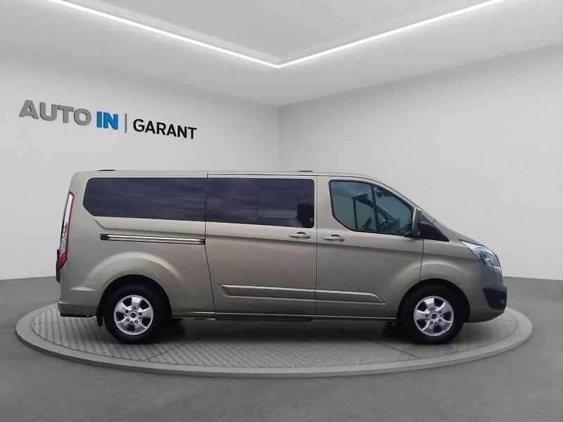 Ford Tourneo Custom (2017) Titanium L2 96kW, 1MAJ, ČR, ta - fotka 7 z 17