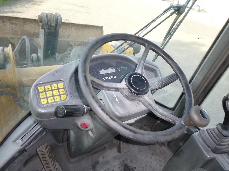 Volvo (2011) L40 nakladač - fotka 11 z 14