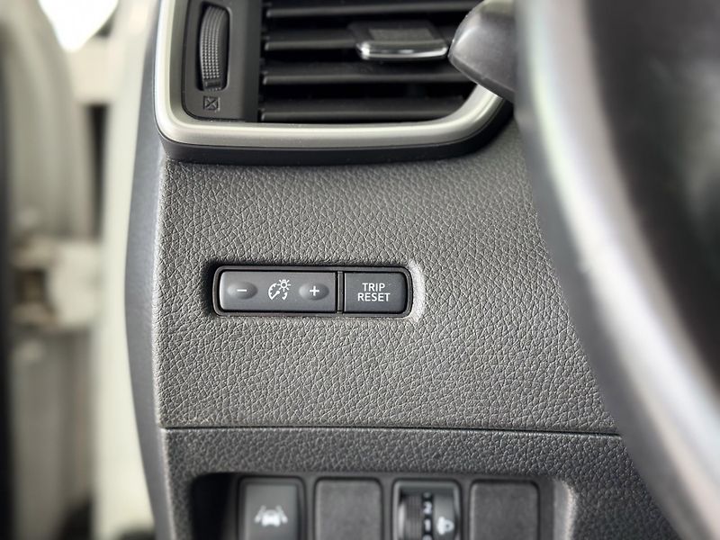 Nissan Qashqai 1,2DIG-T*Navi*Kamera*PDC*Tažné - fotka 25 z 34