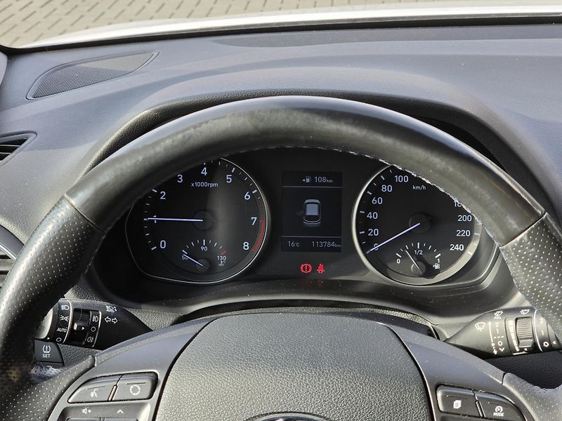 Hyundai i30 (2019) 1,4 TGDI 103kW STYLE NAV - fotka 12 z 15