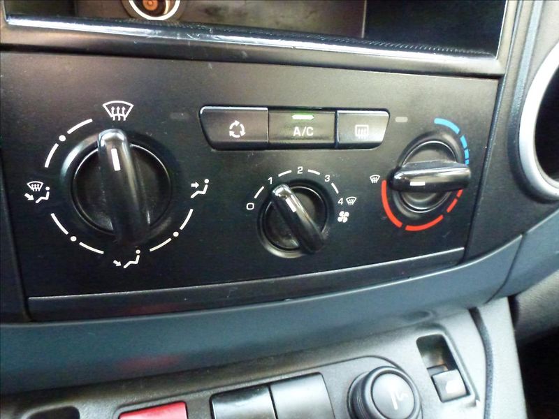 Peugeot Partner Tepee 1,6 TeePee HDI 92 k Active - fotka 30 z 44