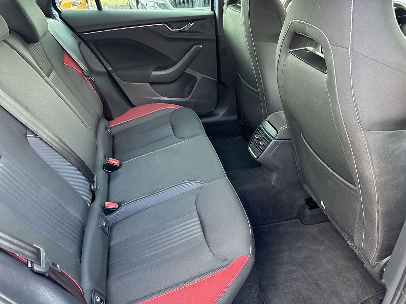 Škoda Kamiq (2021) 1.0 TSI DSG Monte Carlo - fotka 10 z 34