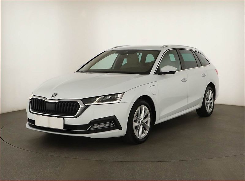 Škoda Octavia (2023) Style 1.4 TSI iV - fotka 2 z 22
