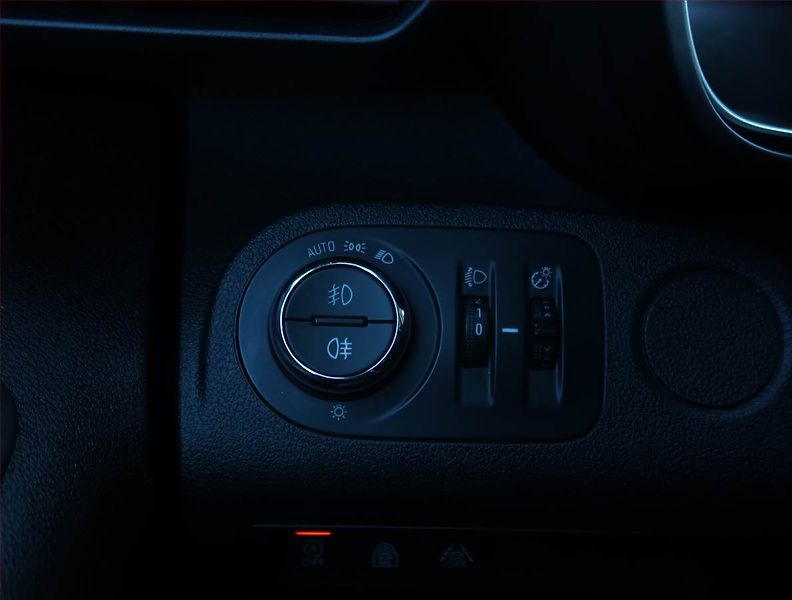 Opel Combo (2018) Enjoy 1.2 Turbo, 5Míst, ČR - fotka 14 z 20