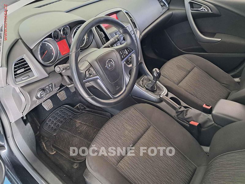Opel Astra (2014) 2.0 D, ČR, autoAC, temp - fotka 3 z 3