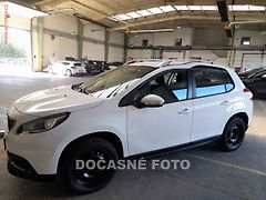Peugeot 2008 (2018) 1.2, 1.maj,ČR, servis.kniha - fotografie inzerátu