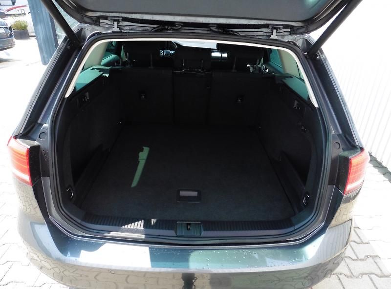 Volkswagen Passat Variant 1.4 TSi Highline Navi - fotka 10 z 17
