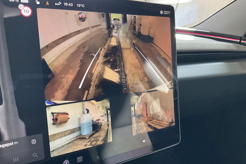 Tesla Model 3 Long Range AWD Highland Tažné - fotka 11 z 16