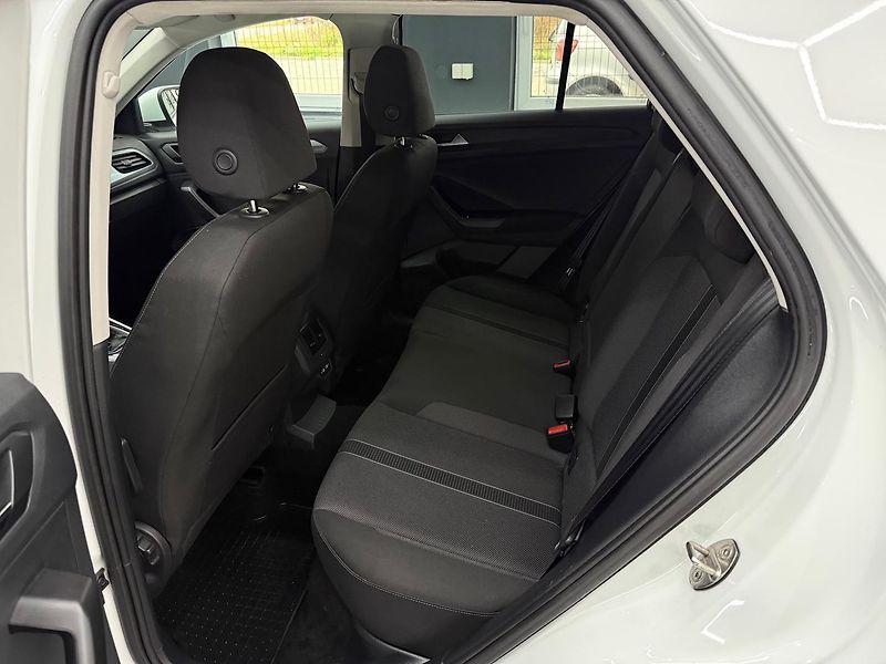 Volkswagen T-Roc (2022) 1.5 TSI Style DSG - fotka 13 z 27