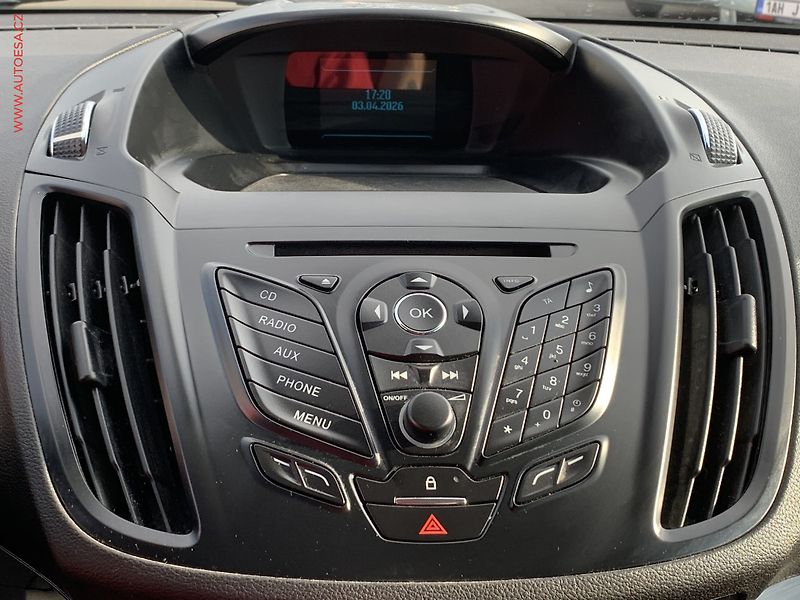 Ford Kuga (2015) 1.5 EB, AC, TZ, park.čidla - fotka 15 z 19