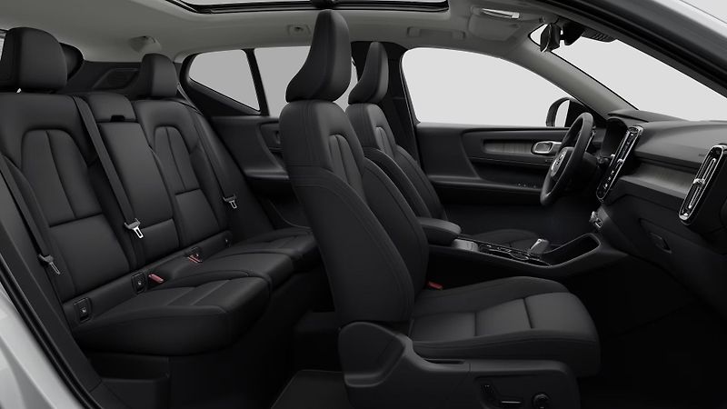 Volvo XC40 (2026) B4 AUT DARK PLUS - fotka 4 z 11